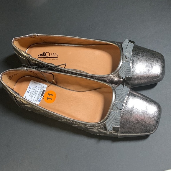 NWT Cliffs by White Mountain Flats - Picture 4 of 8